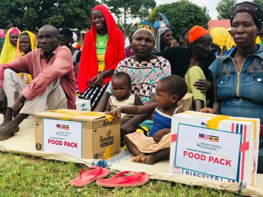 Pek Makanan telah sampai kepada fakir miskin Uganda (Galeri)